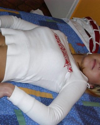 Blondine Ihren Arsch Vorführt #8965002