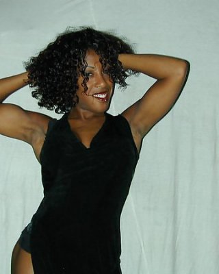Fit Dunkel Mimi Posiert #17264463