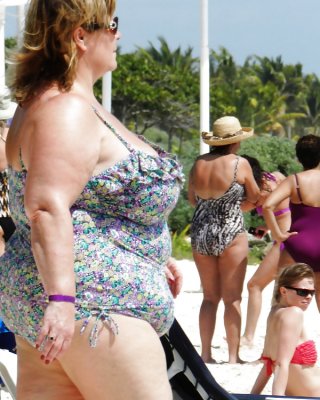 Beach Milfs And Grannies