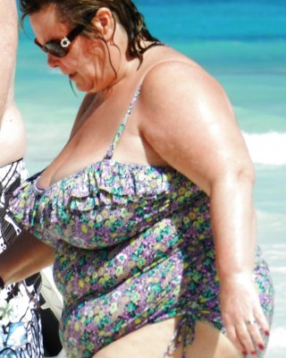 Beach Milfs And Grannies