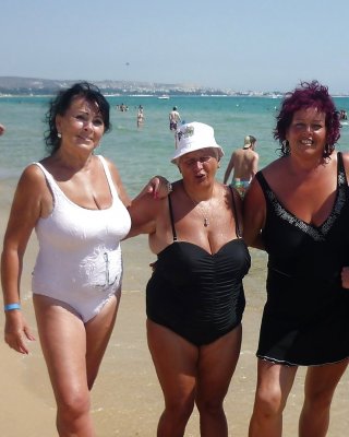 Women With Saggy Tits In Swimsuit.