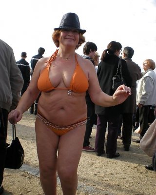 Women With Saggy Tits In Swimsuit.