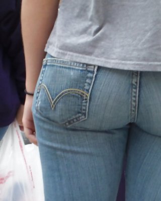 Teen Ass & Butt In Blue Jeans Looking Sexy