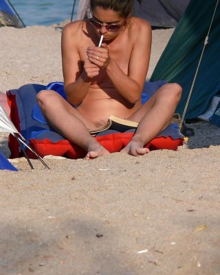 Voyeur A La Plage