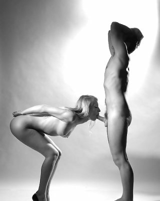 XES SENSUAL, SEXUAL, EROTIC LADIES N MEN PLAY SEX B&W