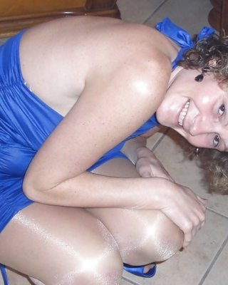 French Amateur Exhib Mature Milf Blonde