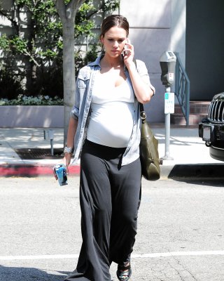 Jessica Alba Out In Beverly Hills Candids