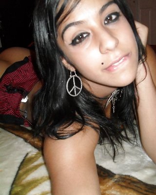 Puta = Morochita #15660444