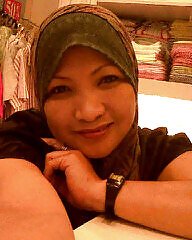 Malay MILF Mature Tudung Tits