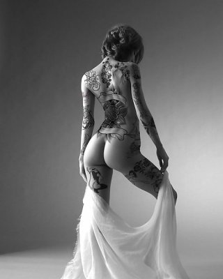 Eingefärbt Ass Tramp Stamp Sexy Tinte Selbstmord Mädchen Teenager Mit Tinte #12617802