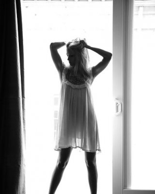 AJ Cook- #22487028
