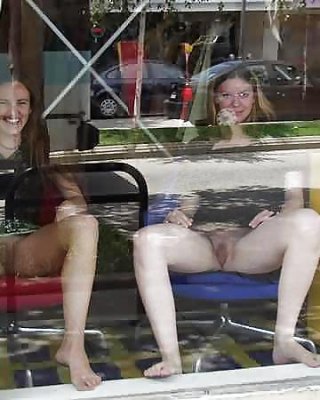 Upskirt Ausgesetzt Muschi #4773782