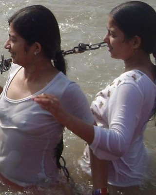 320px x 400px - Indian Girls bathing at river ganga Porn Pictures, XXX Photos, Sex Images  #683650 - PICTOA