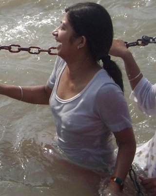 Desi Nude River - Indian Girls bathing at river ganga Porn Pictures, XXX Photos, Sex Images  #683650 - PICTOA