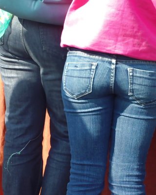 セクシーなキュートなティーンのお尻と素敵なブルージーンズのお尻 
 #7479884