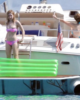 Avril Lavigne Nip Slip #5479993