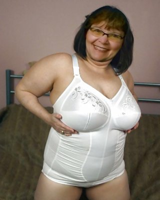 Loving Sexy Mummy In Her Girdle