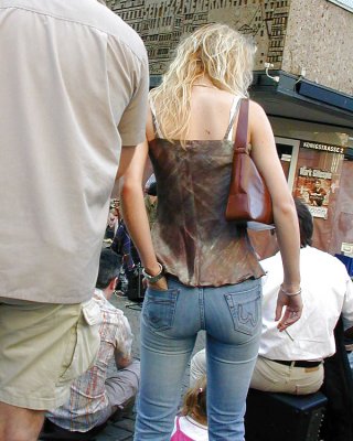 Candid Asses And Big Butt In Jeans