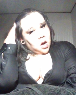 Latino BBW Cleavage Queen