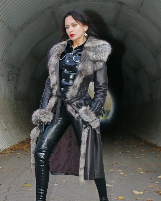Frauen In Latex Und Leder #2875195