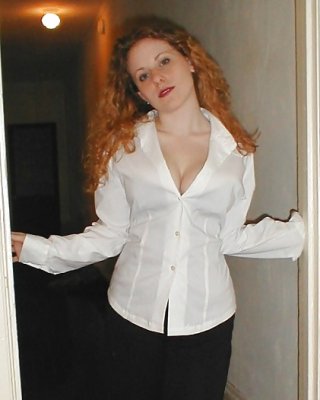 Kira Redhead Amateur Is Wear Black Corset