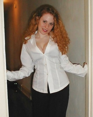 Kira Redhead Amateur Is Wear Black Corset