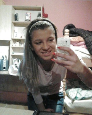 Niedlich Serbisch Jugendlich Miljana Stevanovic #15462327