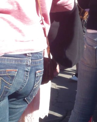 Ass & Hintern In Engen Aussehenden Blauen Jeans Fein #11222406