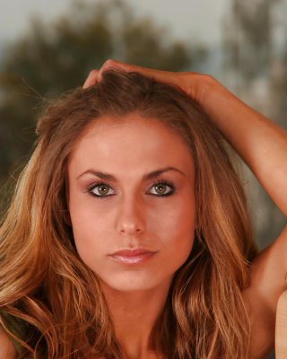 Herrlich Topmodel Daelynn Spreizt Ihre Rosa Pussy #11837792