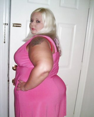 FAT BLONDE BARBIE GIRL