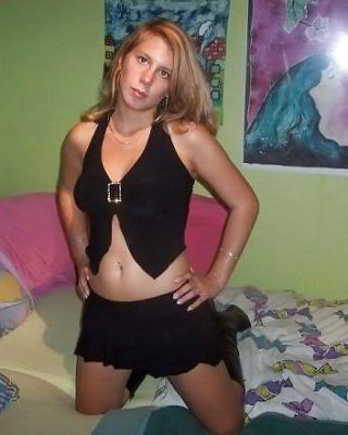 Sexy Dressed Dating-Site Milfs