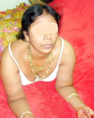 Indian Aunty Zeigen #4373097