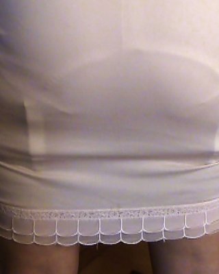 ヴィンテージパンティと下着を身につけた年配の女性
 #12326573