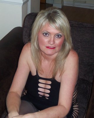 Uk amateur slut milf samantha in black dress part 2 Fotos Porno, XXX Fotos,  ImÃ¡genes de Sexo #389005 - PICTOA