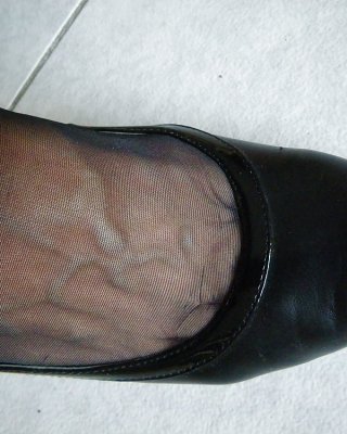 Schwarze Füße #11654117
