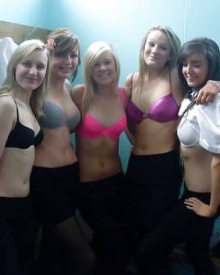Chicas amateurs en grupo #6
 #13992611
