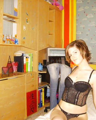 Aya Aus Berlin #3970374