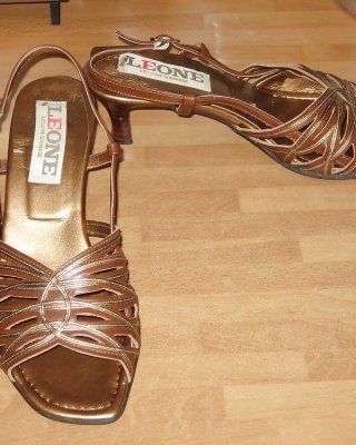Fuer uns frauen ein paar Meiner schuhe
 #7693880