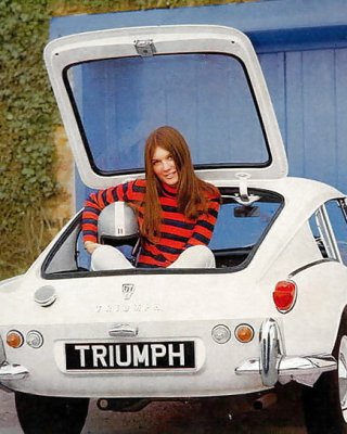 Retro Babes With Automobiles