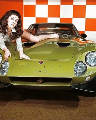 Retro Babes With Automobiles