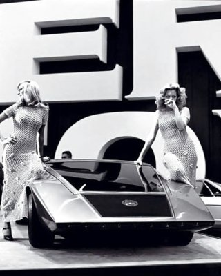 Retro Babes With Automobiles