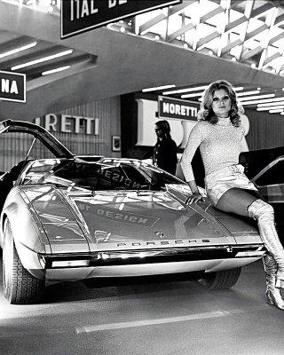 Retro Babes With Automobiles