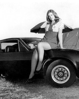 Retro Babes With Automobiles