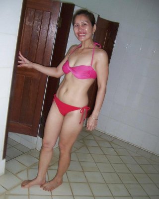 Asian MILF Aunty Arlene