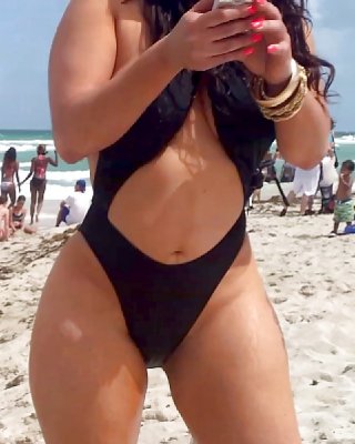 Thick ARAB Latina Babe With NICE BIG BOOTY! Voyeur CANDIDs