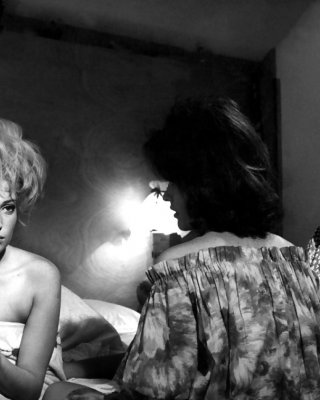 Angel Vine бар порно видео Жеке куннилингус жасырын камера