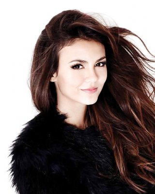Victoria Justice #20004019