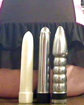 Drei VIBs Und Ein Dildo #262443