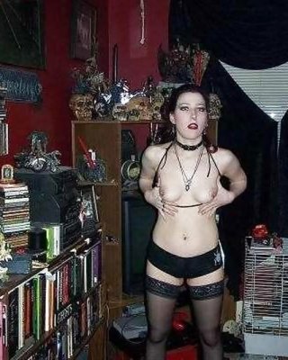 Gothic Amateur Porn Pics - PICTOA