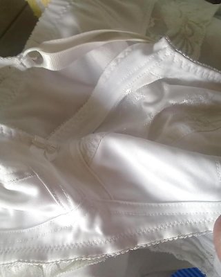 Duftslips und bh meiner frau
 #6244995